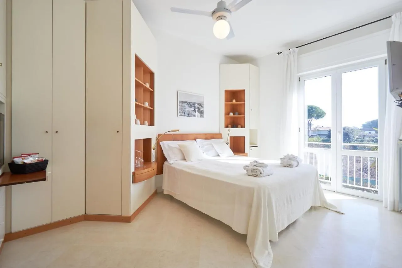 Villa Viviana Marina di Pietrasanta Bed & Breakfast